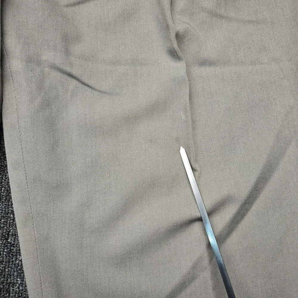 Vintage Levi’s Sevens Exact Trousers Men’s 38x27 Gray Pleated Pants USA 1990s